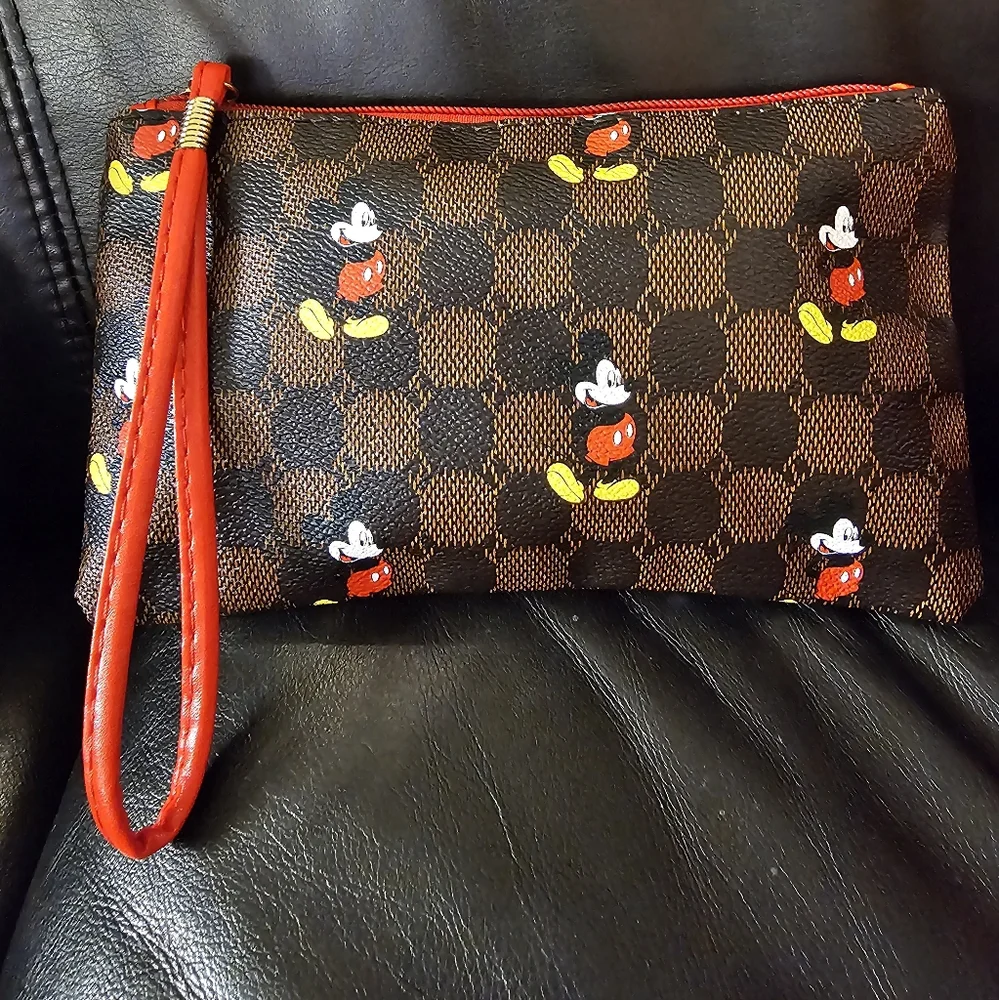Mickey Mouse Wristlet Clutch NWOT - Picture 3 of 5